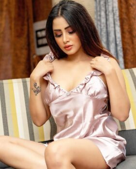 housewife escort minakshi